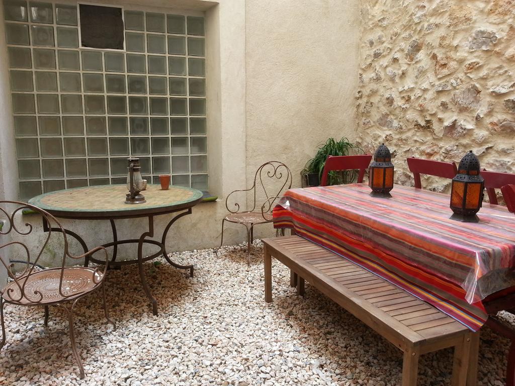 مبيت وإفطار Roquefort-des-Corbières Le Patio Des Cigales المظهر الخارجي الصورة