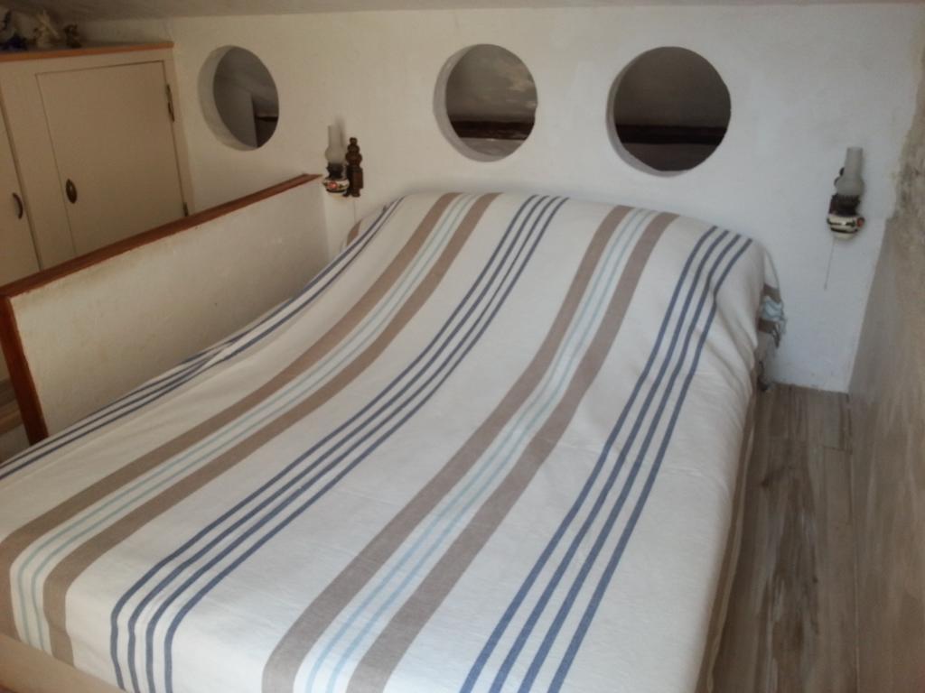مبيت وإفطار Roquefort-des-Corbières Le Patio Des Cigales الغرفة الصورة
