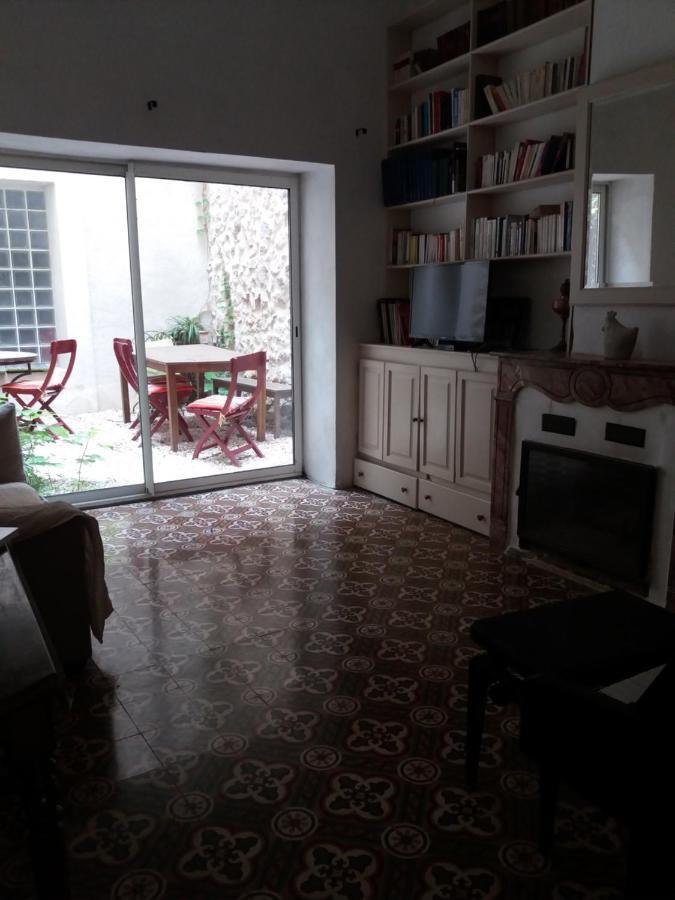 مبيت وإفطار Roquefort-des-Corbières Le Patio Des Cigales المظهر الخارجي الصورة